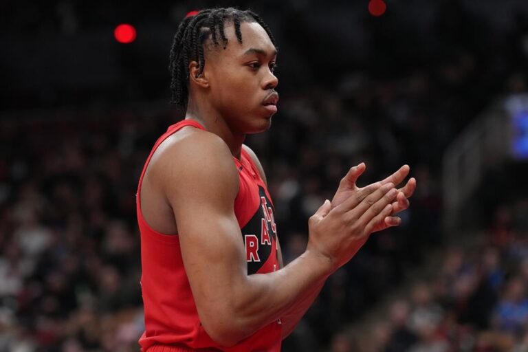 Raptors’ Barnes day-to-day with left knee sprain