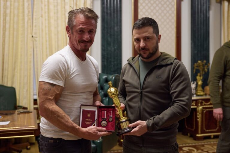 Sean Penn loans Oscar statuette to Ukrainian president Volodymyr Zelenskyy