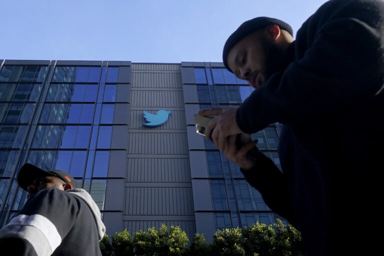 Twitter Blue subscriptions paused after surge in verified imposter accounts