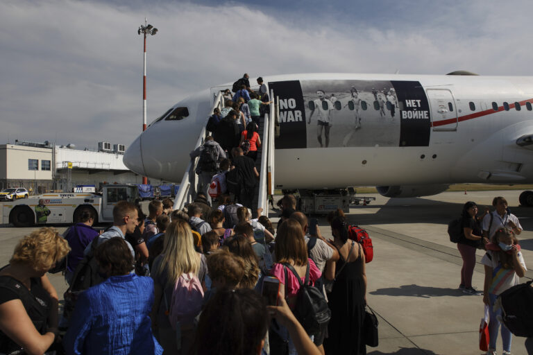 Fourth flight for displaced Ukrainians to Saskatchewan announced