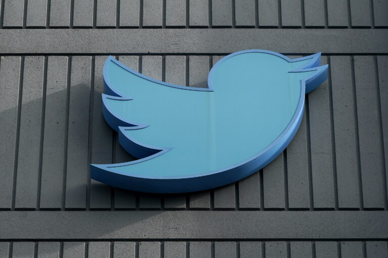 Elon Musk warns Twitter staff of ‘difficult times ahead’ if no new money raised