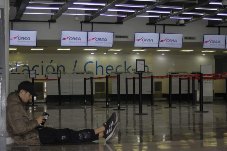 2 Mexican airports reopen amid unrest, but Canadians still advised to take caution