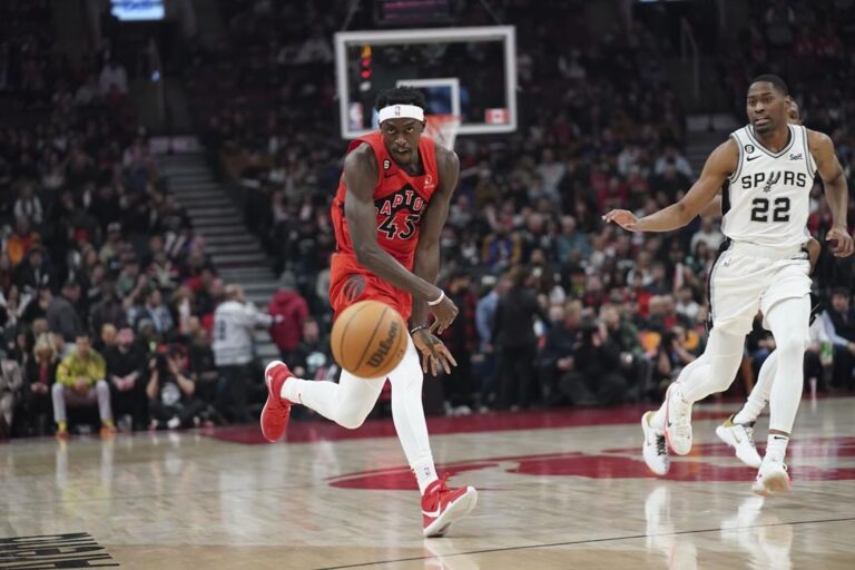 Siakam powers Raptors past Spurs 112-98