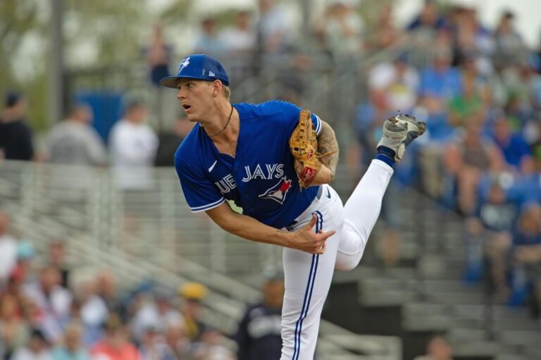 Blue Jays earn 5-2 win over Yankees