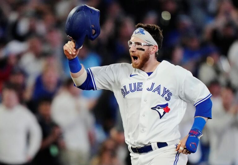 Jansen hits walkoff homer as Jays top Yankees
