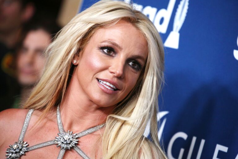 Britney Spears allegedly hit, knocked to the floor by NBA security guard