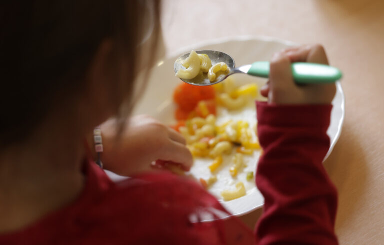 Calgary E. coli outbreak shines a light on daycare food safety, experts say