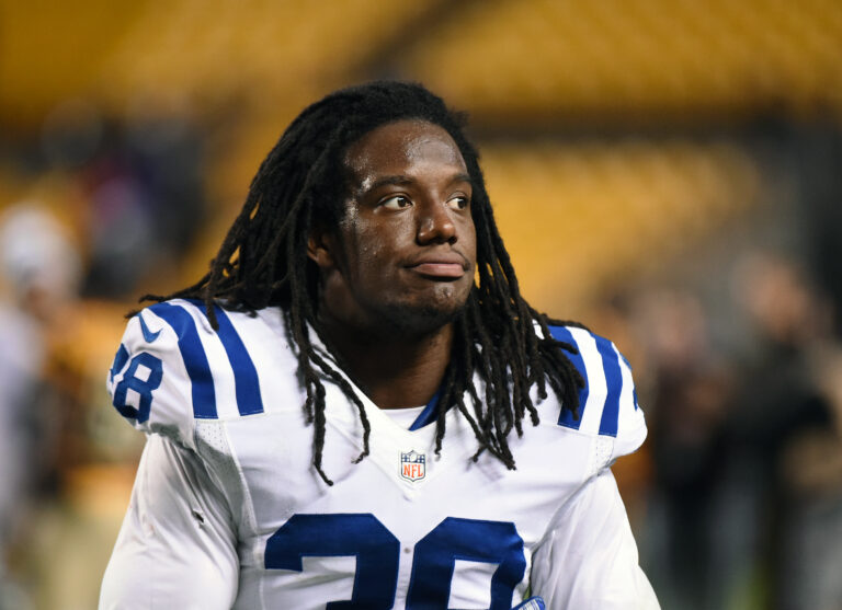 Ex-NFLer Sergio Brown arrested in his mother’s death after going missing