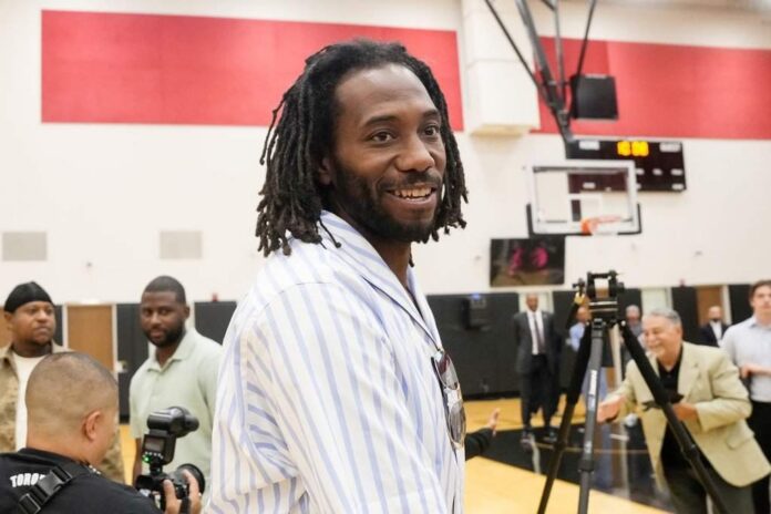 Raptors confirm extension for Kawhi Leonard