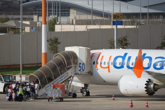 Pilot on Israel-bound flight stabbed another, tried to crash, Netanyahu says
