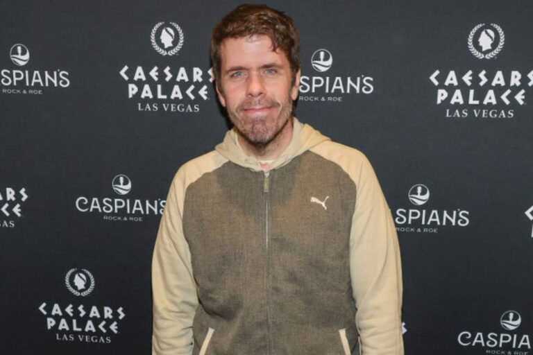 Perez Hilton enters treatment program 1 month after hospitalization